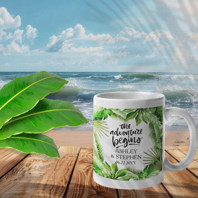 Mug L'aventure commence des noms de Mariages tropicaux ("The Adventure Begins" Tropical Greenery Wedding | Couple's Names and Date Coffee Mug)