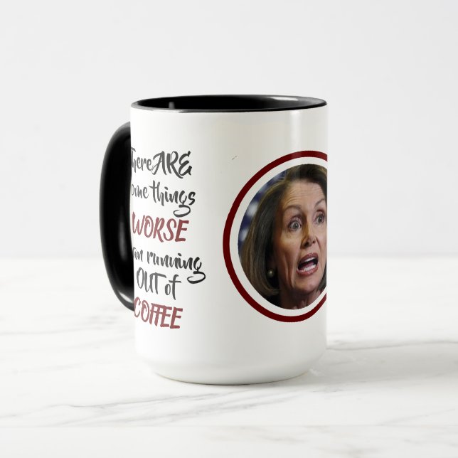 Mug Le Café Nancy Pelosi s'épuise (Devant gauche)