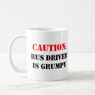 Mug le chauffeur de bus est grincheux
