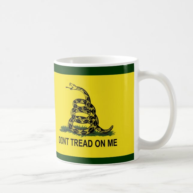 Mug Le drapeau de Gadsden ne marchent pas sur moi (Droite)