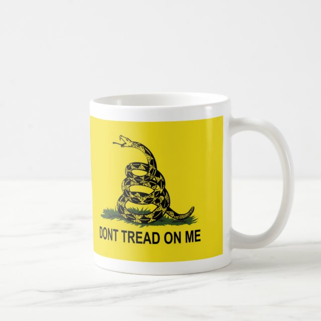 Mug Le drapeau de Gadsden ne marchent pas sur moi (Droite)