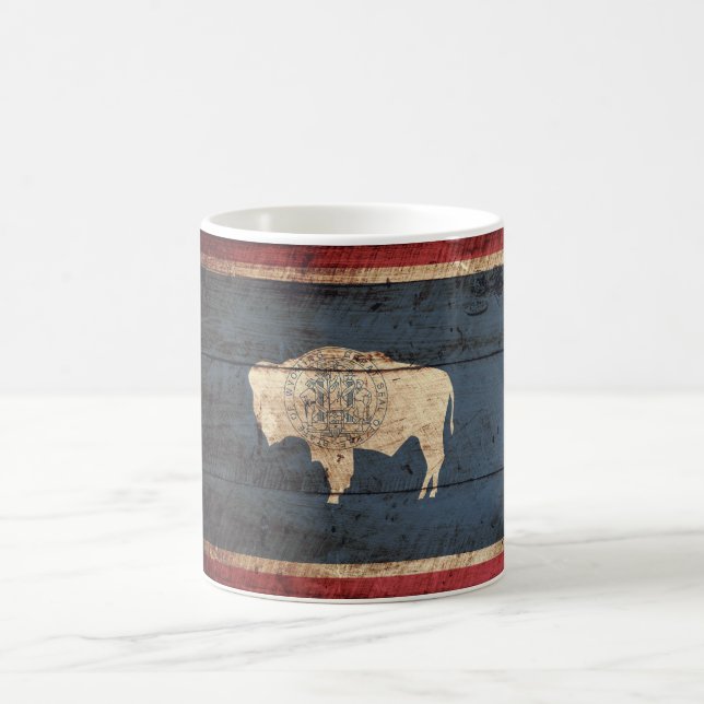 Mug Le drapeau de l'État du Wyoming sur le vieux grain (Centre)