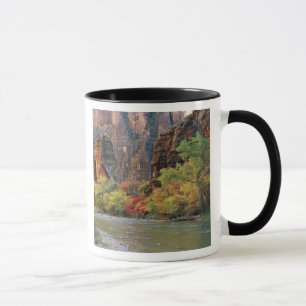 Mug Le feuillage d'automne le long de la rivière Virg