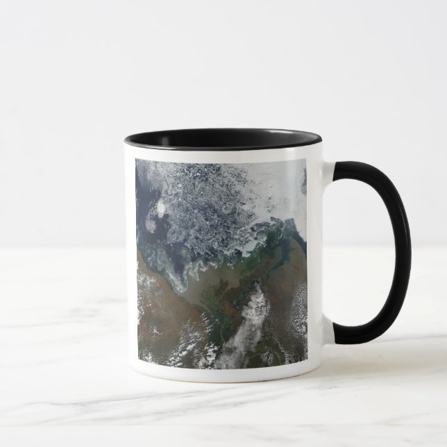 Mug Le fleuve Mackenzie se jette dans la baie Mackenzi (Droite)