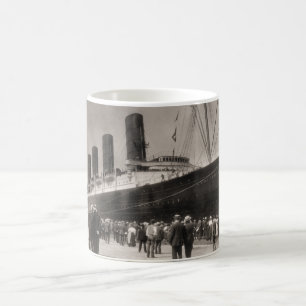 Mug Le Lusitania arrive New York City 1907