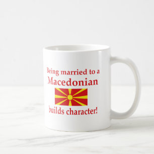 Mug Le Macédonien établit le caractère