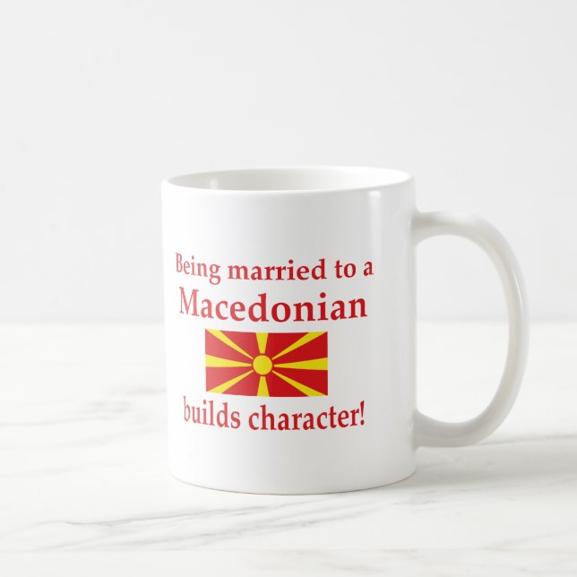 Mug Le Macédonien établit le caractère (Droite)