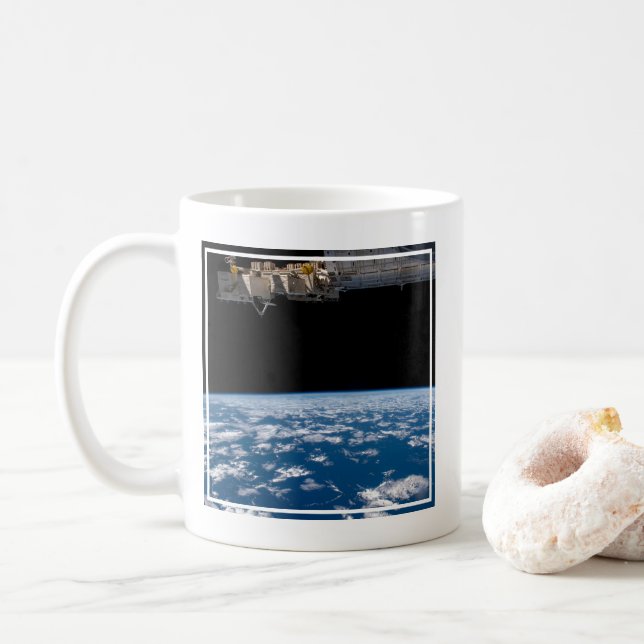 Mug Le membre de la Terre, ou l'horizon (Avec donut)