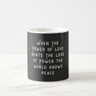 Mug le pouvoir de l'amour est plus grand que l'amour d