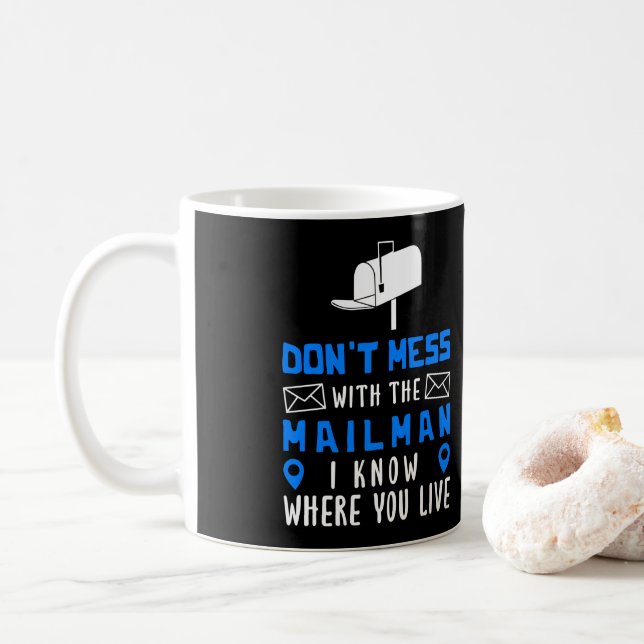 Mug Le Travailleur Postal Ne Manque Pas Avec La Boîte  (Avec donut)