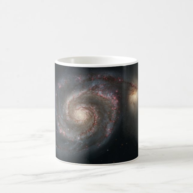 Mug Le Whirlpool Galaxy M51 & Companion dans l'espace (Centre)