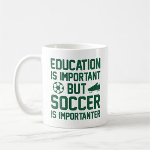 Mug L'Éducation Est Importante, Mais Le Football Est I