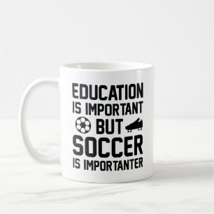 Mug L'Éducation Est Importante, Mais Le Football Est I