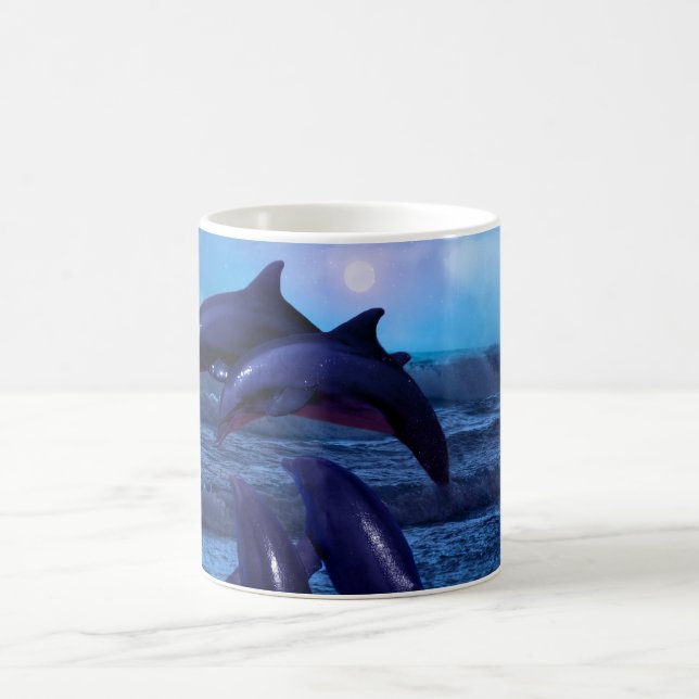 Mug Les dauphins jouant dans l'océan (Centre)