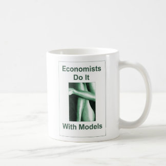 Mug Les économistes le font avec des modèles