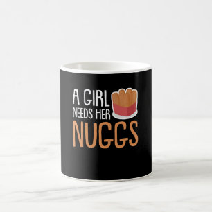Mug Les filles de pépites de poulet a besoin de son