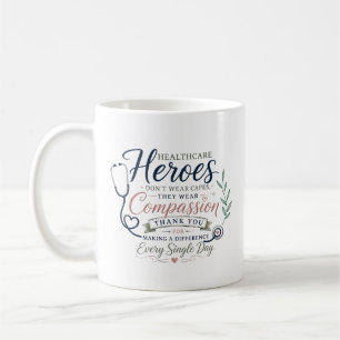 Mug Les héros de la santé portent la compassion