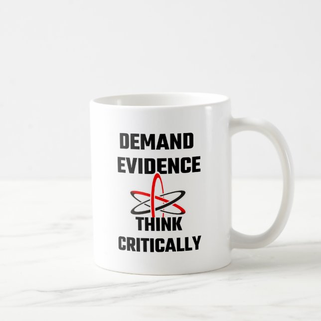 Mug Les preuves de demande pensent en critique (Droite)
