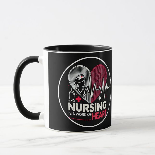 Mug Les soins infirmiers sont une oeuvre de coeur (Gauche)