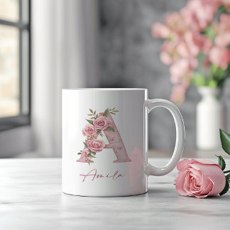 Mug Lettre A Florale rose pastel personnalisée