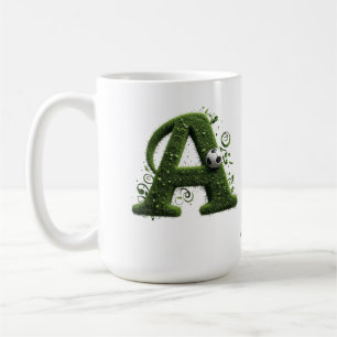 Mug Lettre en gazon vert A Topiaire avec ballon de foo