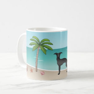 Mug Lévrier Italien Noir à la Plage Tropicale d'Été