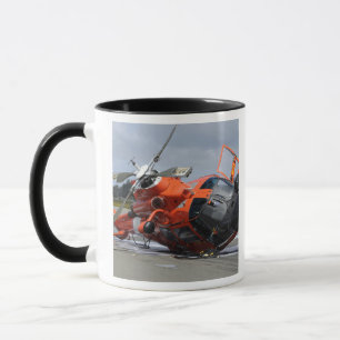 Mug L'hélicoptère Dolphin MH-65 s'est écrasé à l'aérop