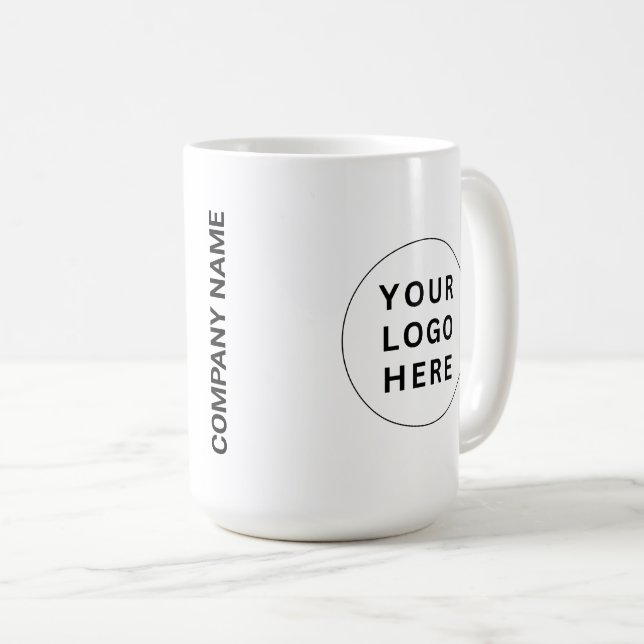 Mug Logo et nom d'entreprise personnalisés sur une mar (Devant droit)