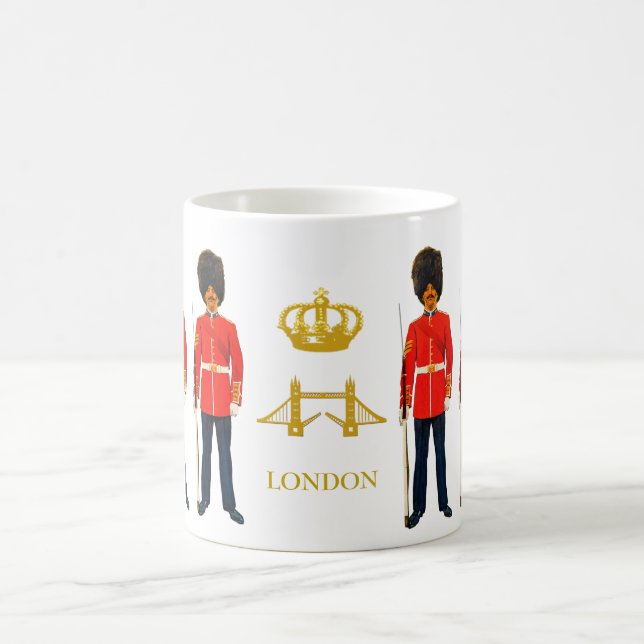Mug London Tower Bridge, Crown & Royal British Warders (Centre)