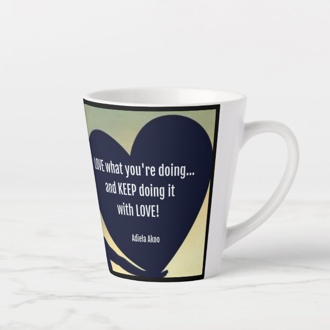 Mug LOVE Ce que vous faites Latte - Adiela Akoo (Droite)