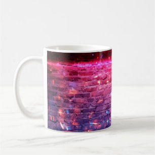 Mug Lumière néon : mur de brique vide.