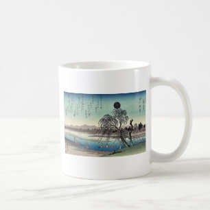 Mug Lune d'automne au-dessus de rivière de Tama par