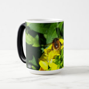 Mug Magic Abeille sur Fleurs Jaunes