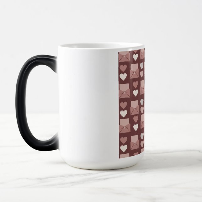 Mug Magic avec les coeurs volants, les enveloppes d'amour et (Gauche)