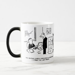 Mug Magic Boss lance un employé de bureau par courrier élect