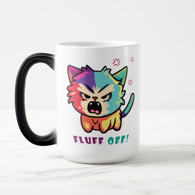 Mug Magic Chat mignon fâché en train de baiser Fluff Off. (Gauche)