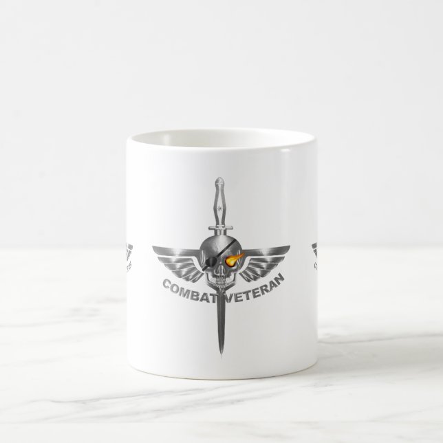 Mug Magic Crâne ailé de combat avec Dagger (Centre)
