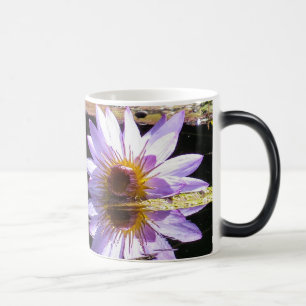 Mug Magic Fleur pourpre de nénuphar dans la fleur