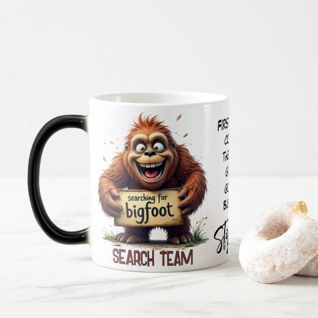 Mug Magic Happy Bigfoot Sasquatch Search Team (Avec donut)