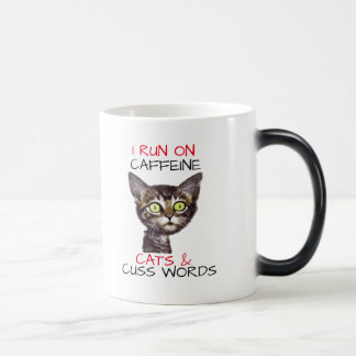 MUG MAGIC JE COURS SUR CAFFEINE CATS & MOTS CUSS