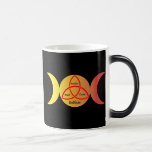 Mug Magic lune triple sur l'arrière - plan noir avec le