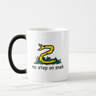 Mug Magic Pas de pas sur les mèmes de snek parodie de Gadsde