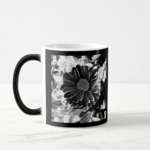Mug Magic Photo de fleur en noir et blanc
