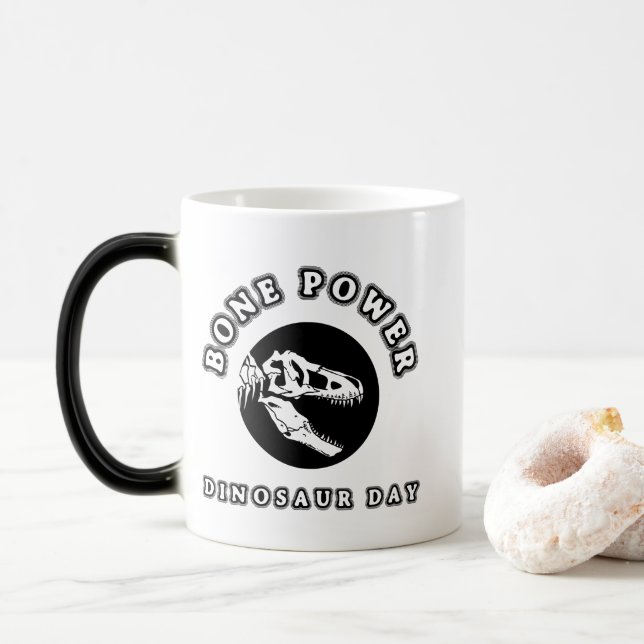 Mug Magic Puissance osseuse - Dinosaur Jour Crâne Conception (Avec donut)