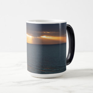 Mug Magic Rayons dorés du coucher de soleil perçant les nuag