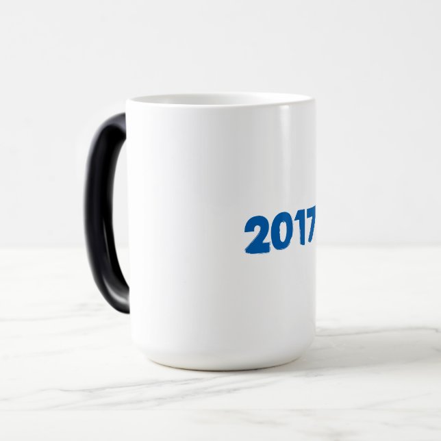 Mug Magic U 2017 peut changer le STYLE des TEXTES et la (Devant gauche)