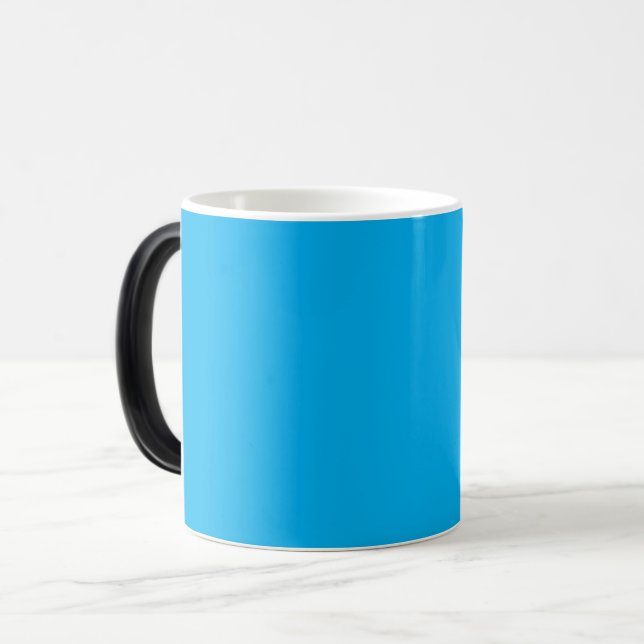 Mug Magic Un fond bleu clair uni (Devant gauche)