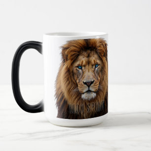 Mug Magic Visage de lion majestueux aux yeux bleus   Faune A