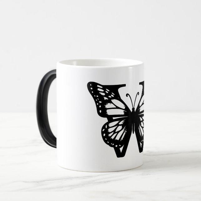 Mug Magic W Alphabet black butterfly (Devant gauche)