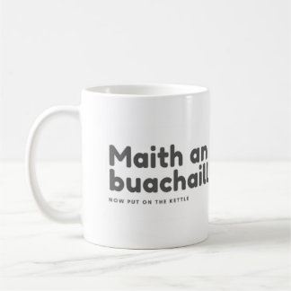 Mug Maith un buachaill maintenant mettre sur la bouill